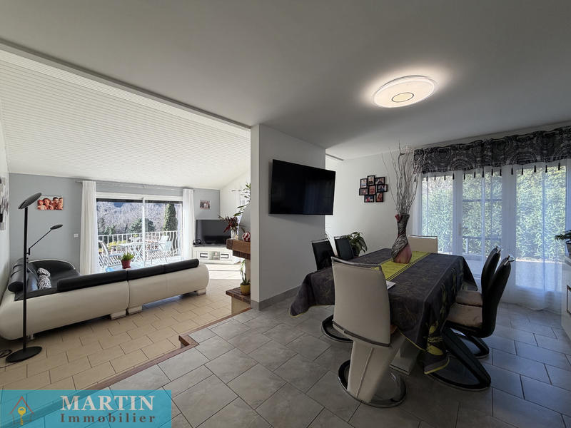 Maison - 140 m² - 5 pièces