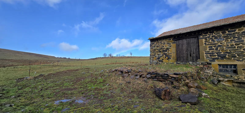 Ferme - 500 m² - 2 pièces