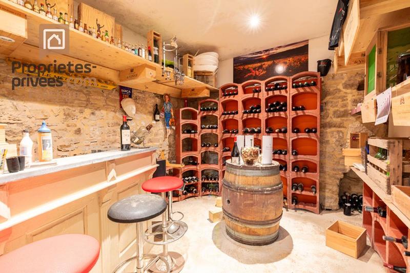 Maison - 305 m² - 10 pièces