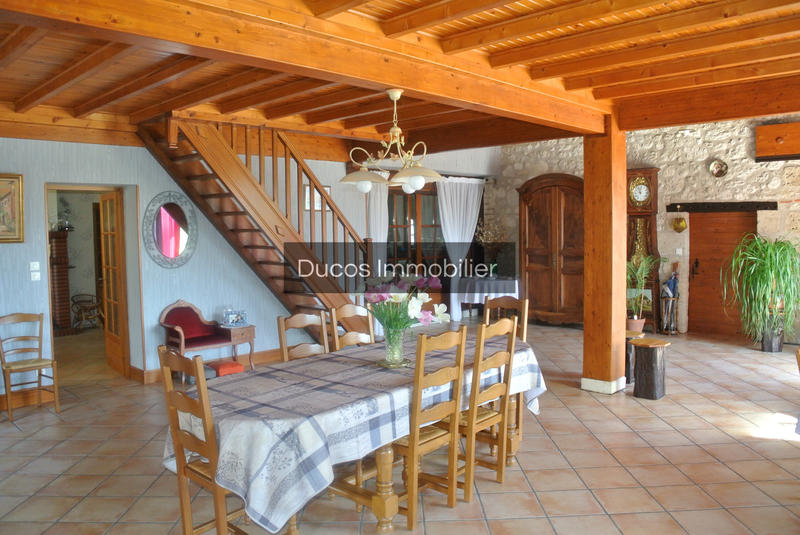 Maison - 460 m² - 10 pièces