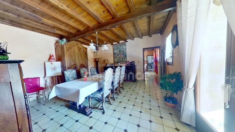 Maison - 217 m² - 6 pièces