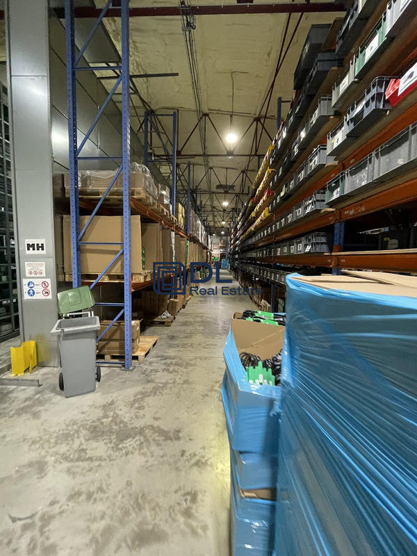 Entrepôt - 1 000 m²