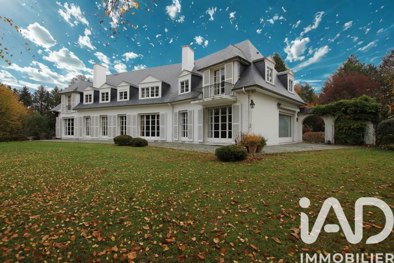 Maison - 468 m² - 12 pièces