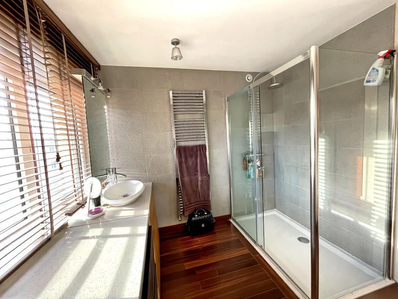 Duplex - 187 m² - 5 pièces