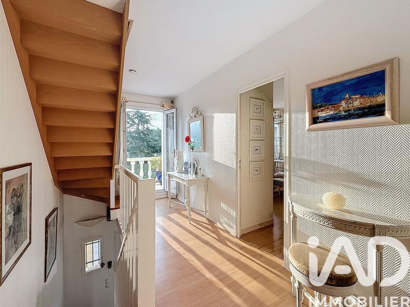 Maison - 248 m² - 8 pièces