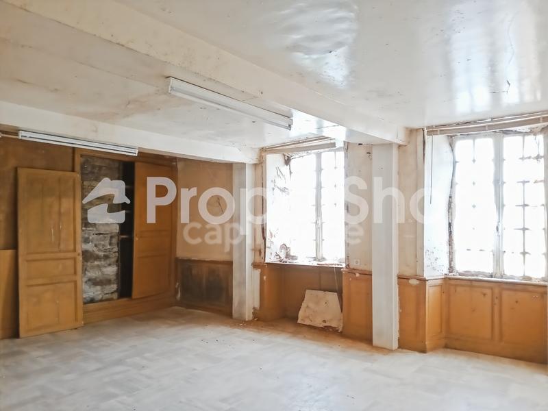 Maison - 211 m² - 8 pièces