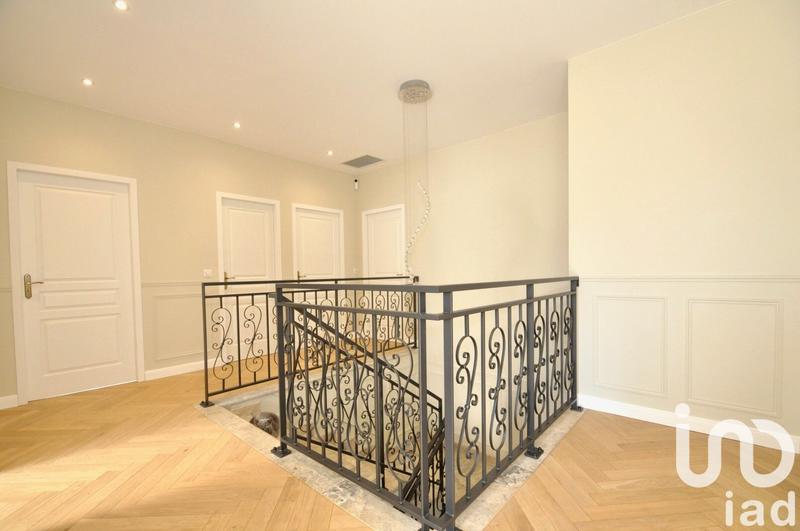 Maison de maîtres - 280 m² - 8 pièces