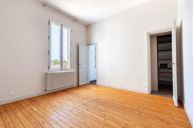 Maison - 182 m² - 8 pièces