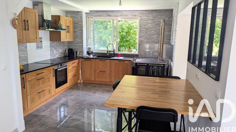 Maison - 94 m² - 5 pièces