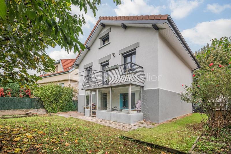 Maison - 135 m² - 6 pièces