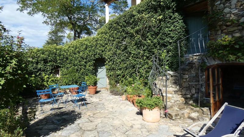 Propriété - 272 m² - 9 pièces