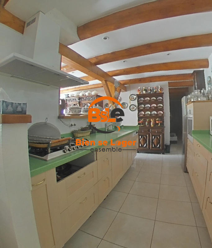 Maison - 282 m² - 11 pièces