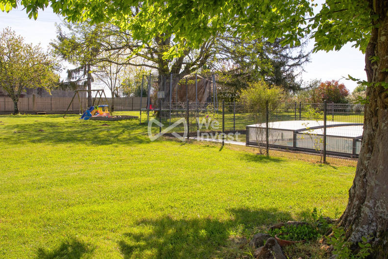 Maison - 341 m² - 12 pièces