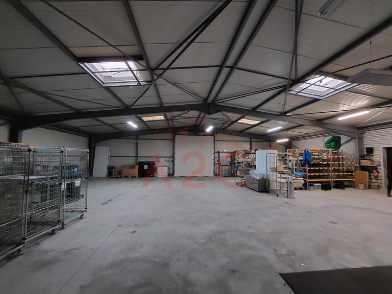 Local d'activité / Entrepôt - 530 m²