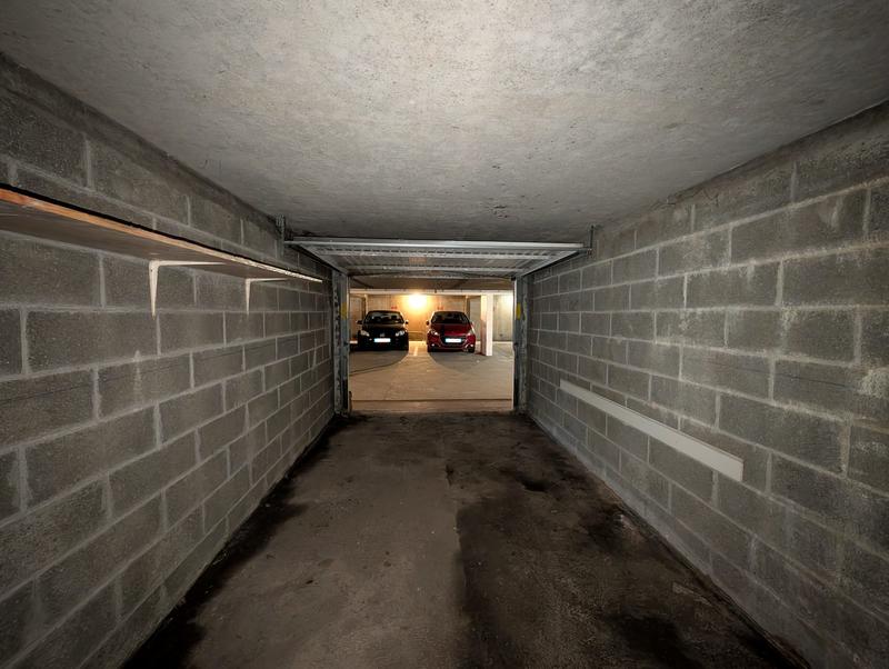 Parking / Garage - 17 m²