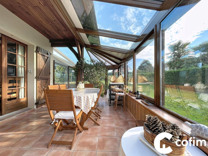 Maison - 258 m² - 12 pièces