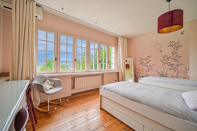 Maison - 418 m² - 9 pièces