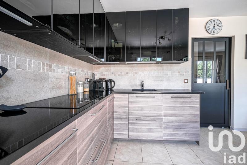 Maison - 180 m² - 8 pièces