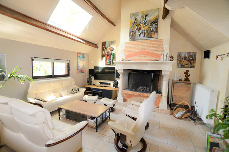 Maison - 202 m² - 9 pièces