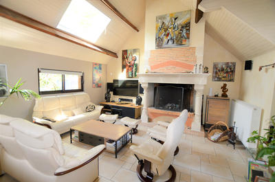 Maison - 202 m² - 9 pièces