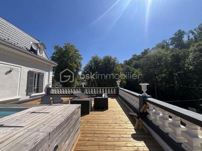 Appartement - 246 m² - 6 pièces