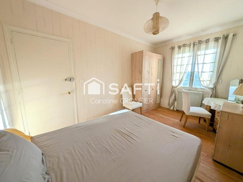 Maison - 323 m² - 11 pièces