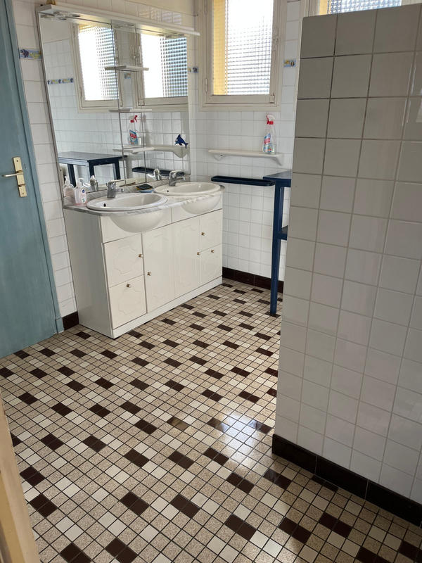 Maison - 176 m² - 9 pièces