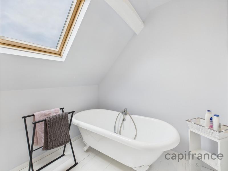 Maison - 188 m² - 9 pièces