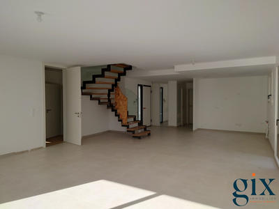 Maison - 141 m² - 5 pièces