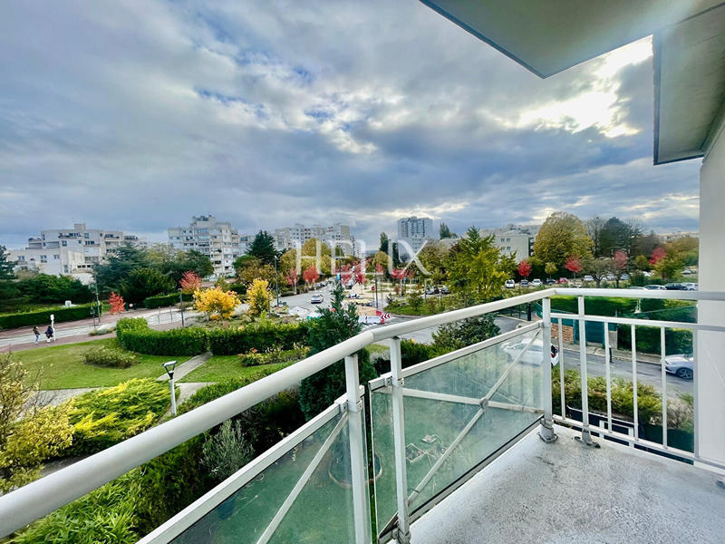 Appartement - 92 m² - 5 pièces