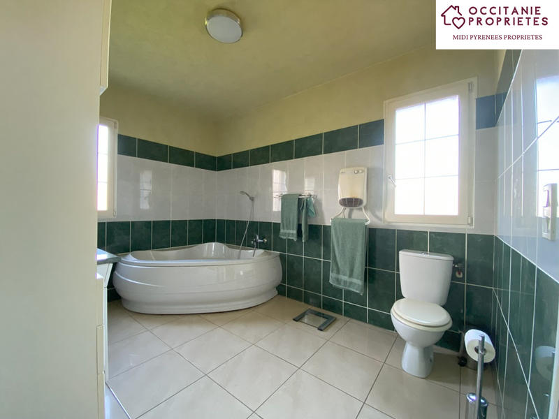 Maison - 211 m² - 5 pièces