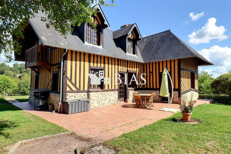 Maison traditionnelle - 150 m² - 6 pièces