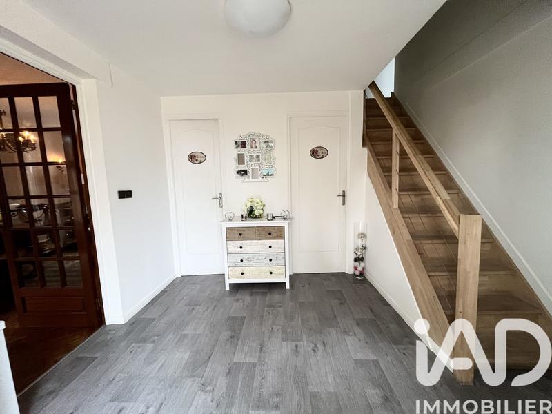 Maison - 325 m² - 13 pièces