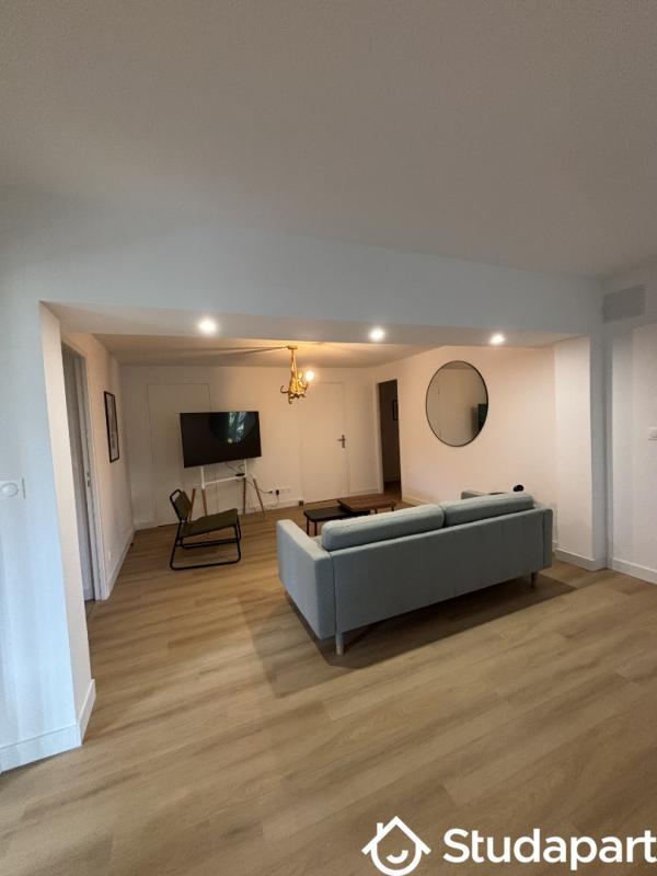 Chambre - 13 m² - 1 pièce