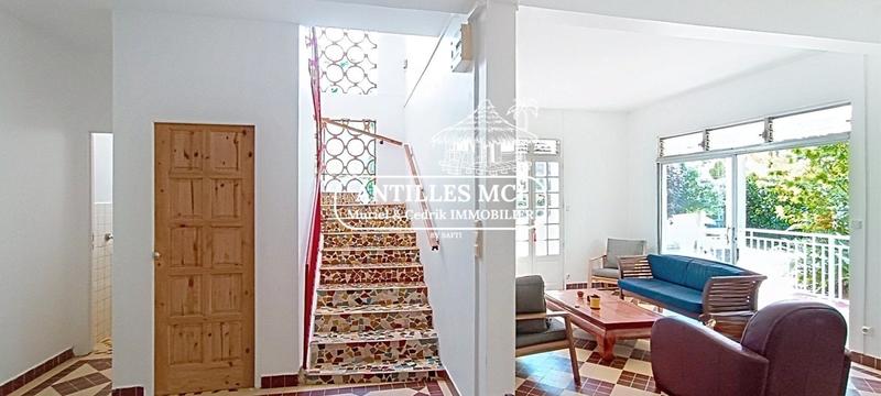 Villa - 218 m² - 9 pièces