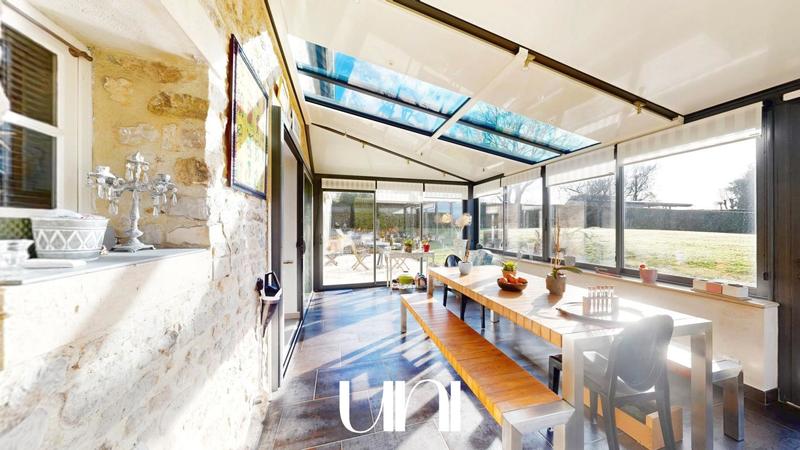 Maison - 220 m² - 5 pièces