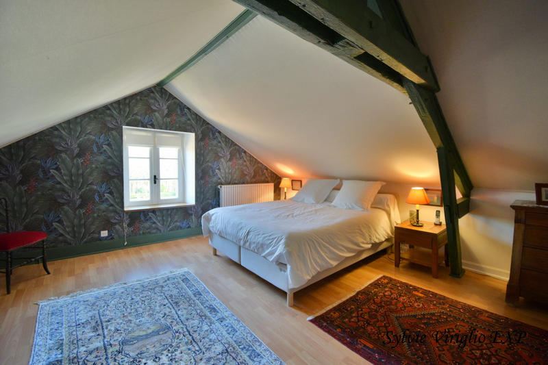 Maison - 207 m² - 6 pièces