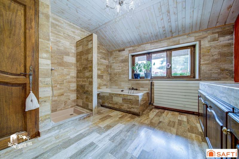 Maison - 351 m² - 14 pièces