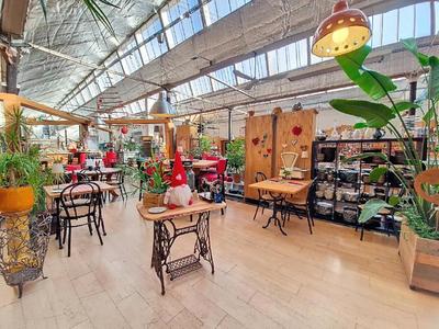 Maison - 1 220 m² - 4 pièces