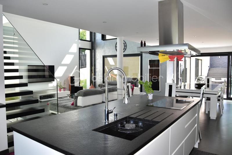 Maison d'architecte - 264 m² - 7 pièces