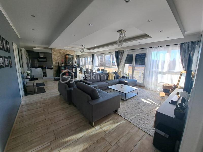 Loft - 188 m² - 6 pièces