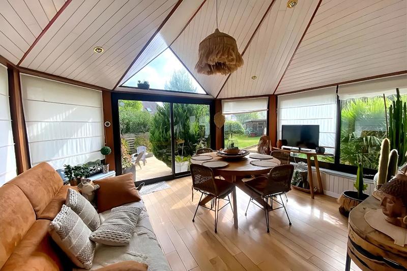 Maison - 232 m² - 5 pièces