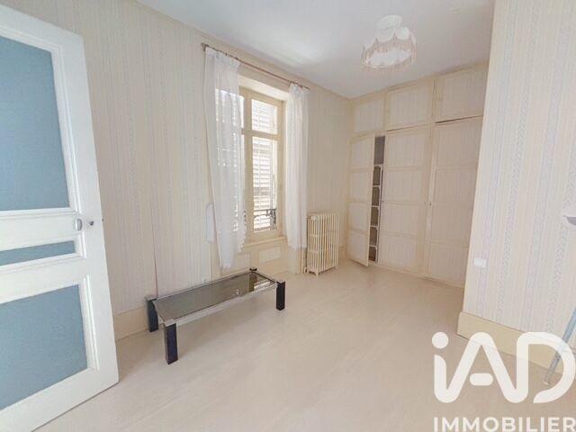 Maison - 201 m² - 7 pièces