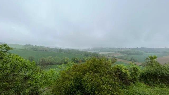 Propriété - 1 379 m² - 19 pièces