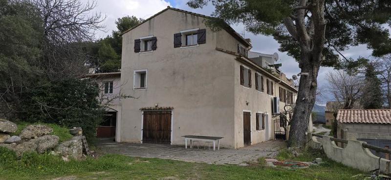 Maison - 180 m² - 7 pièces