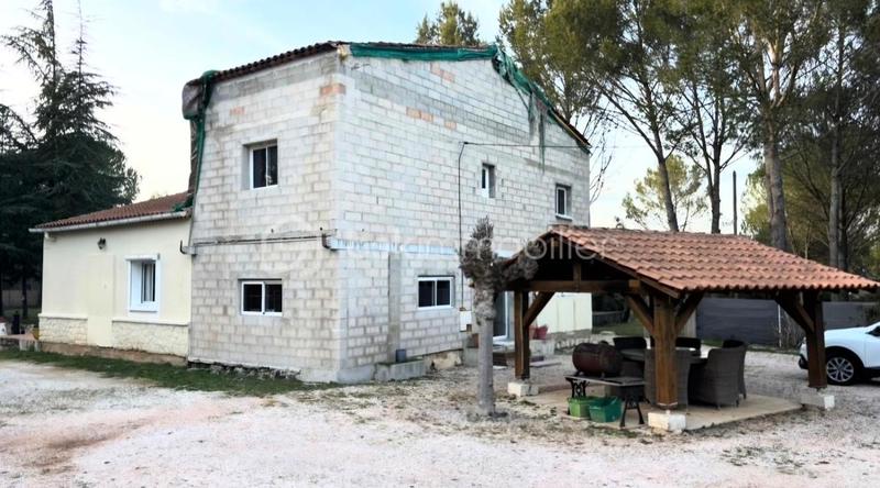 Propriété - 135 m² - 6 pièces