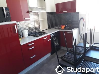 Chambre - 13 m² - 1 pièce