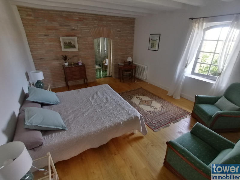 Propriété - 378 m² - 10 pièces