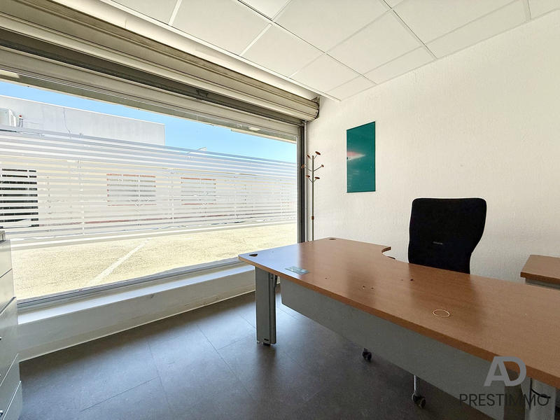 Local commercial - 80 m² - 4 pièces