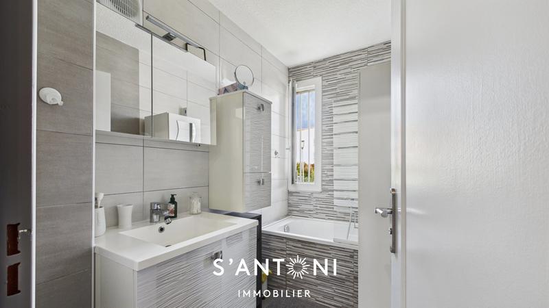 Appartement - 77 m² - 3 pièces